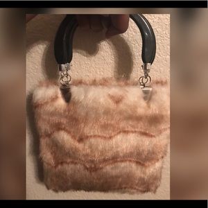 Furry clutch